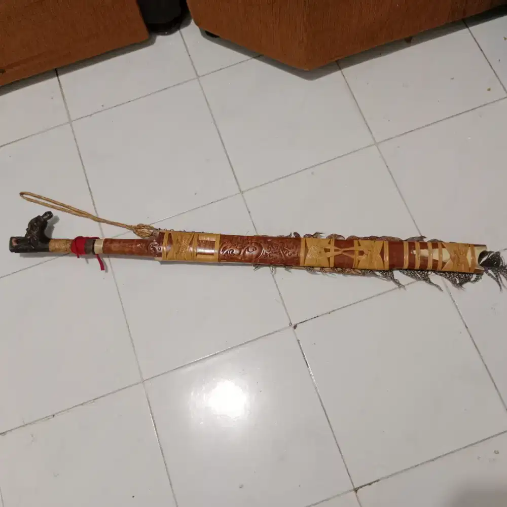 Mandau dayak pedalaman