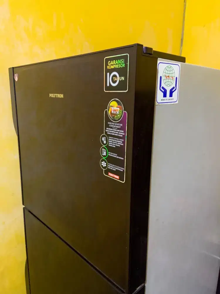 Kulkas 2 pintu polytron type rm 23-28