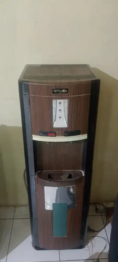 Merk Miyako dispenser