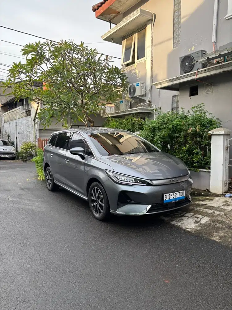 BYD M6 Standar 2025