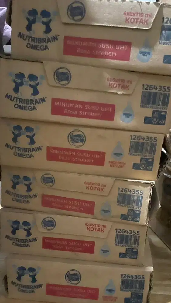 Frisian Flag UHT Stroberi 110 ml