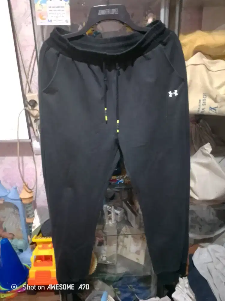 celana joger under armor