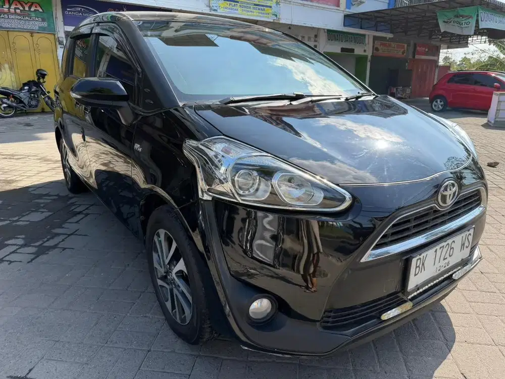 Toyota Sienta V matic 2016