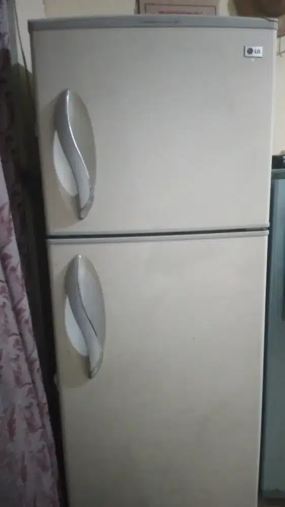 Di jual kulkas LG Jumbo