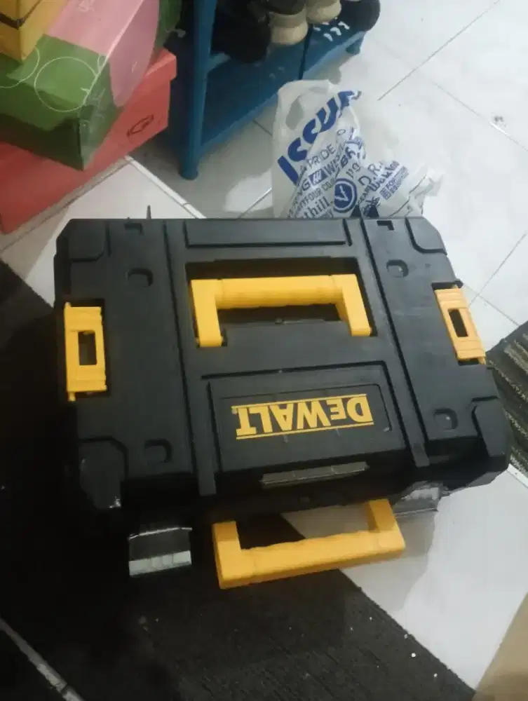 Gerinda tangan Dewalt