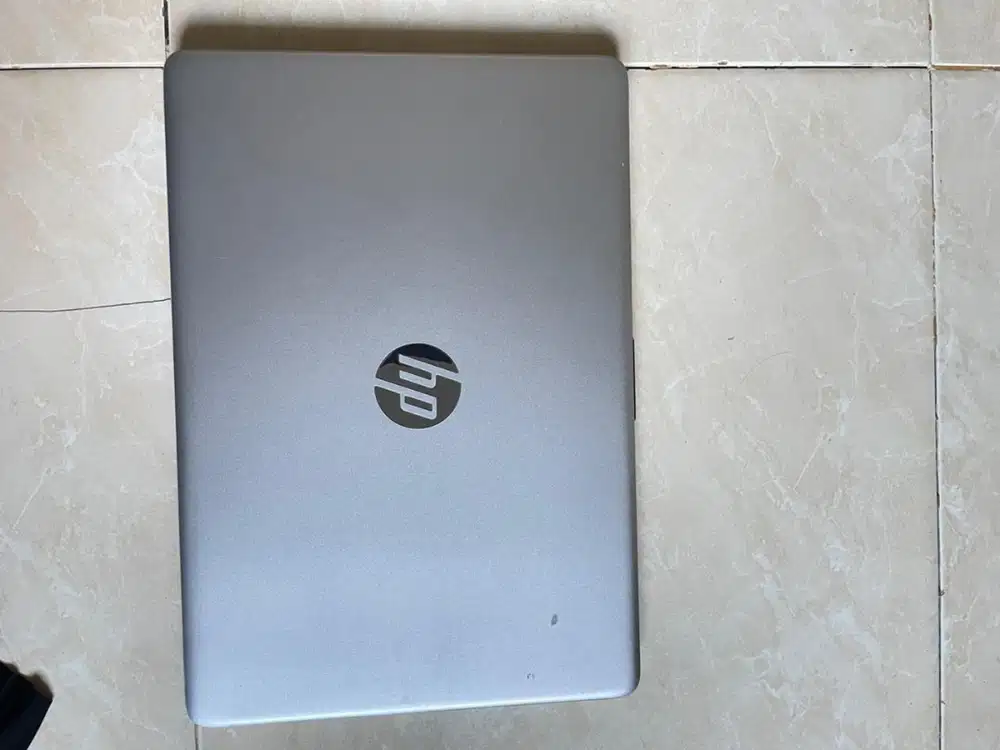 Laptop HP 14 inch silvel amd athlon