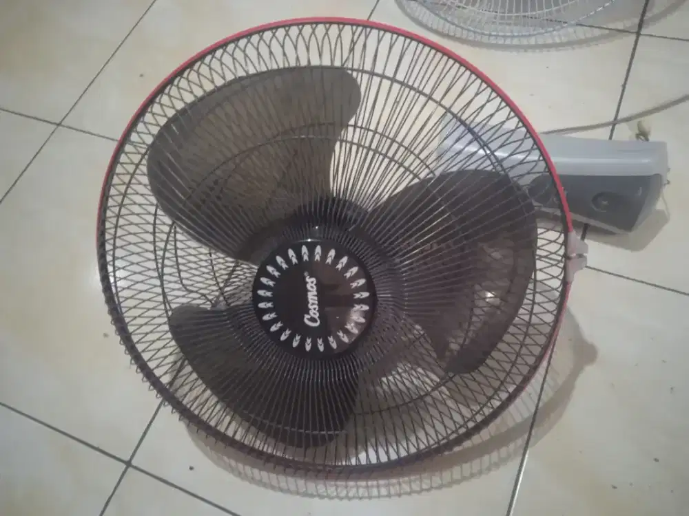 Kipas dinding cosmos