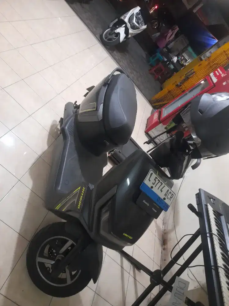 Dijual murah motor listrik united  mt 1500 kondisi mulus seperti baru