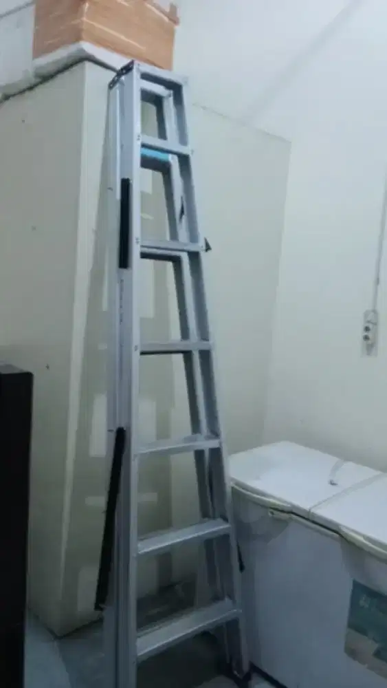 Tangga baja ringan khusus buka tutup