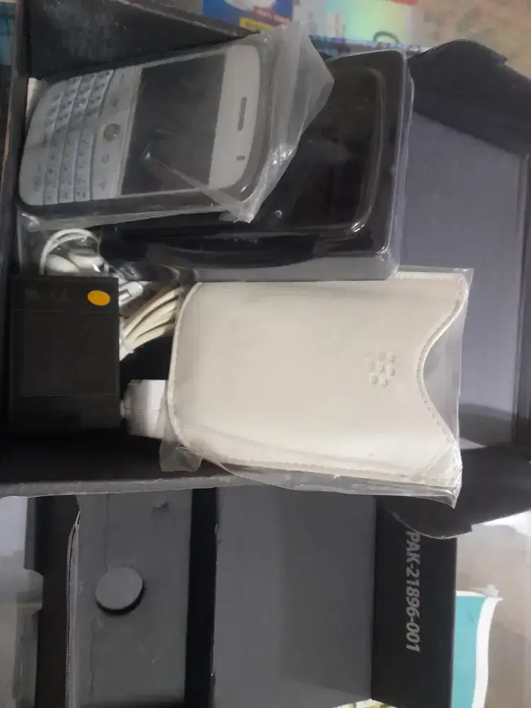 Bagi penggemar blacberry bold barang simpanan mulus seperti baru