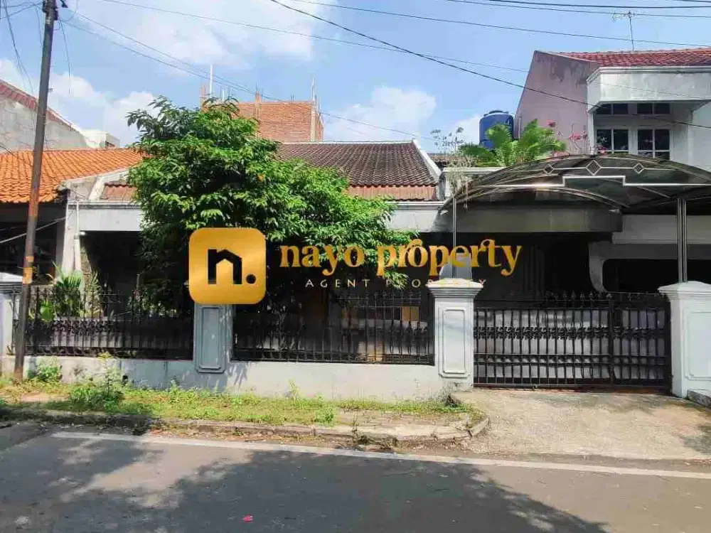 Rumah Bagus Pinggir Jalan Utama Komplek Bisa Untuk Usaha di Pondok Kelapa Duren Sawit