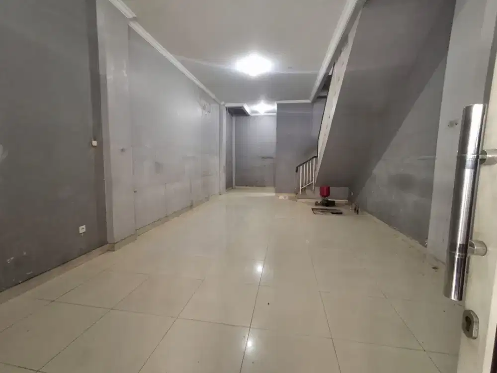 Disewakan ruko 2,5 lantai  Di grand galaxy bekasi selatan