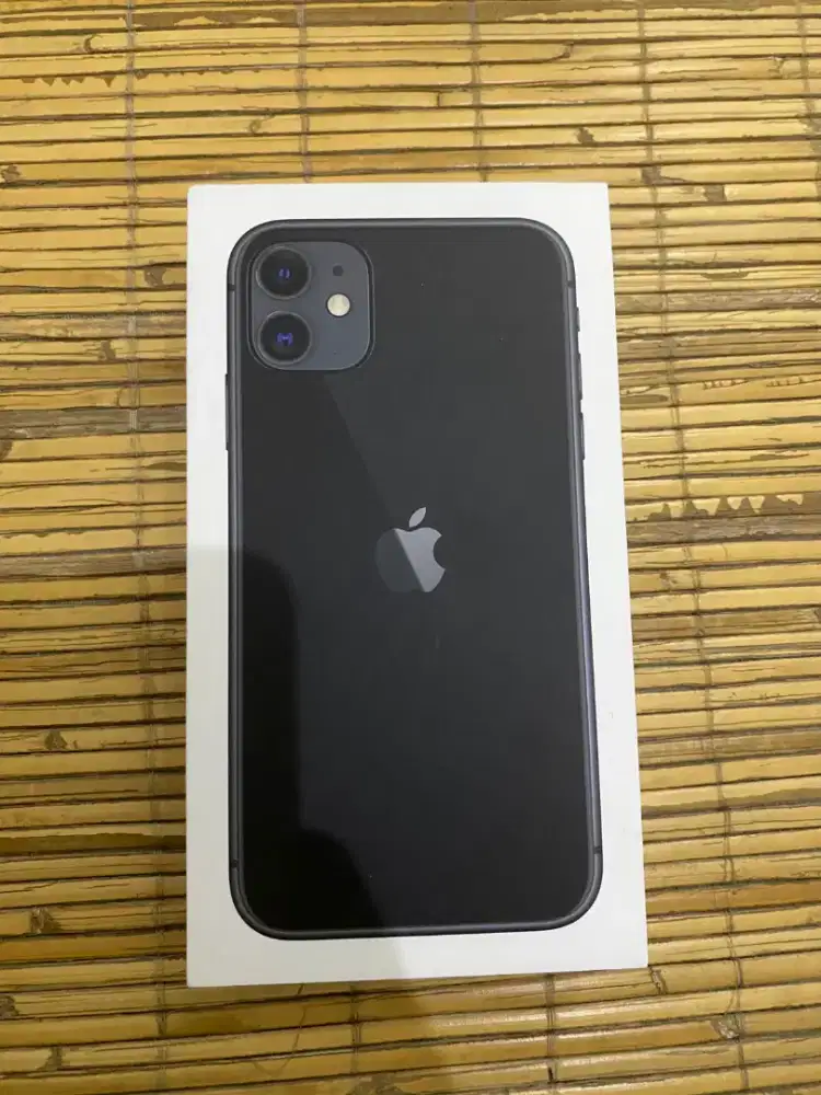 Di jual iphone 11 dari tagan pertama masih baguss