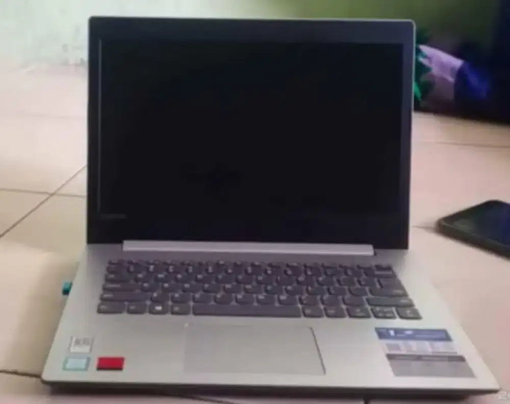 Di jual mulus laptop lenovo ideapad intel corei5 8th gen