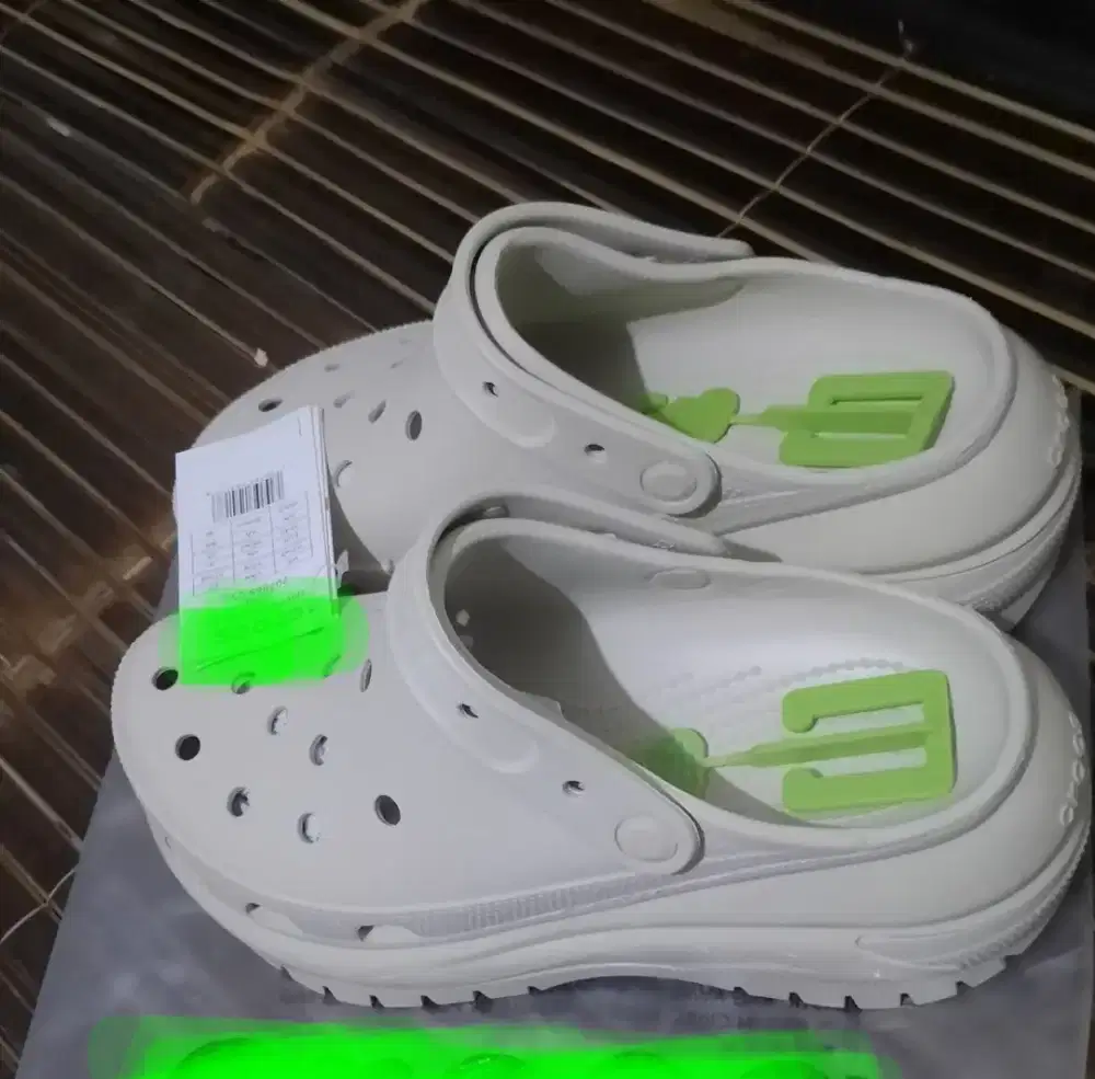 Sandal Crocs mega crush