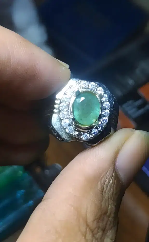 Batu natural Jamrud emerald beryl