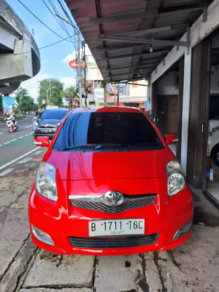 Toyota Yaris E matic 2011