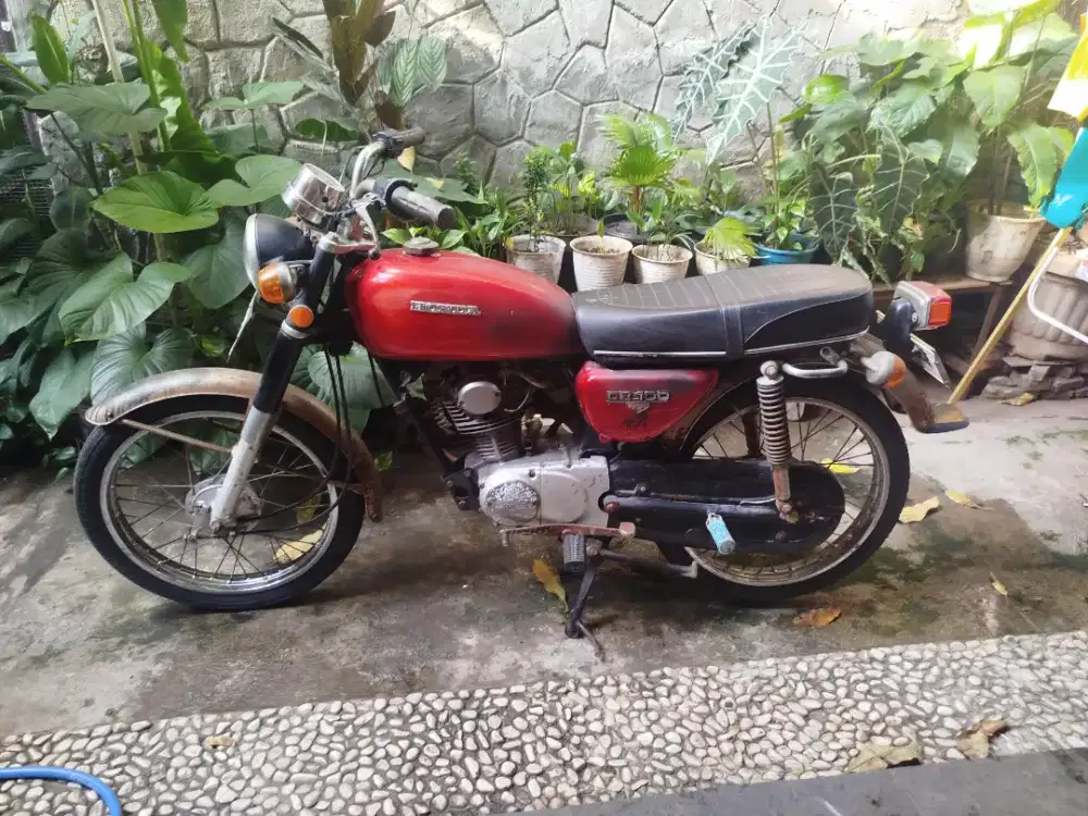 Honda cb 100 tahun 1976
