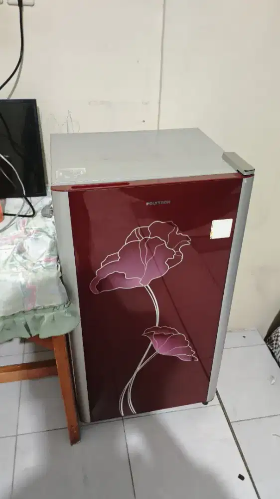Dijual kulkas Polytron bekas