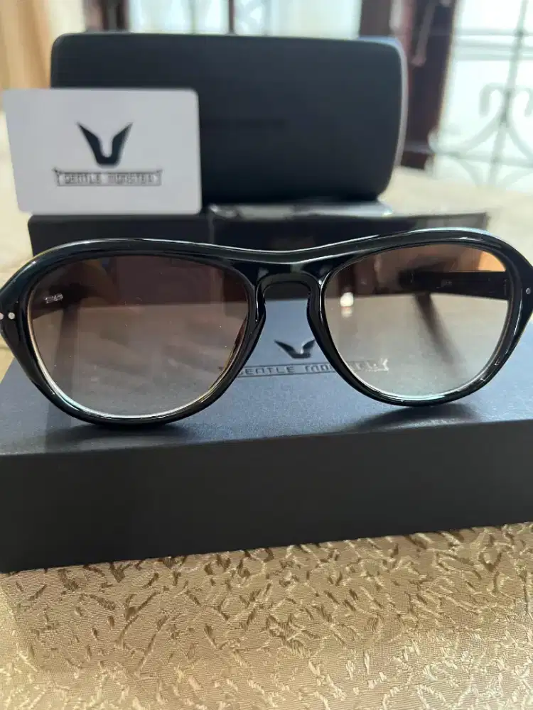 sunglasses  kaca mata hitam
