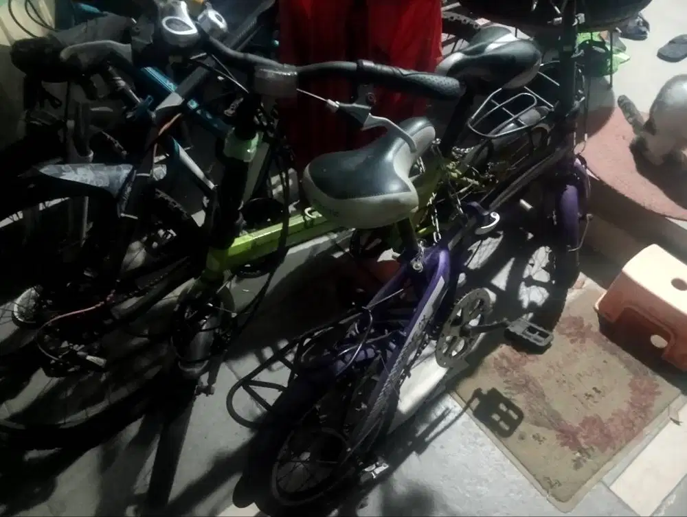 2 sepeda lipat merk element dan exotic