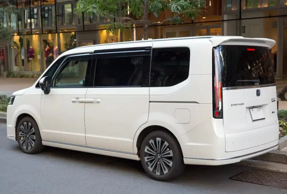 Step Wagon 2.0 Hybrid 2025