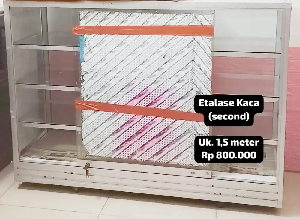 Etalase Kaca Bekas 1,5 Meter