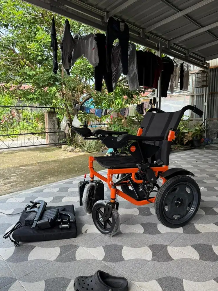 Kursi roda eletrik batrai merek onamed baru belum pernah pakai