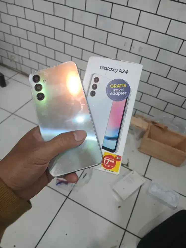 Samsung a24 4G 8/128 lengkap