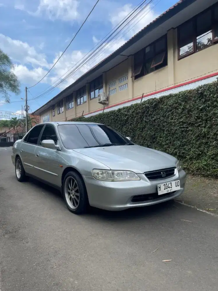 Honda Accord 2000 Bensin