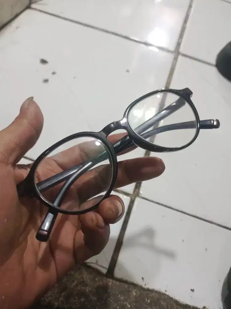 Kacamata plus gratis