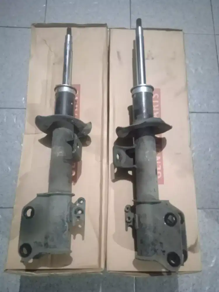 Shock Depan & Kaet Support Depan Toyota Calya