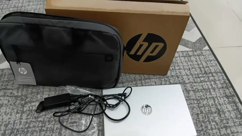 Jual laptop HP 14-ep0212TU CORE i3 14 inch