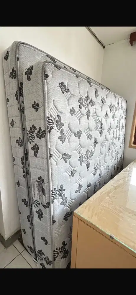 Di Jual 23Pcs KASUR EX- HOTEL kondisi sangat Bagus!