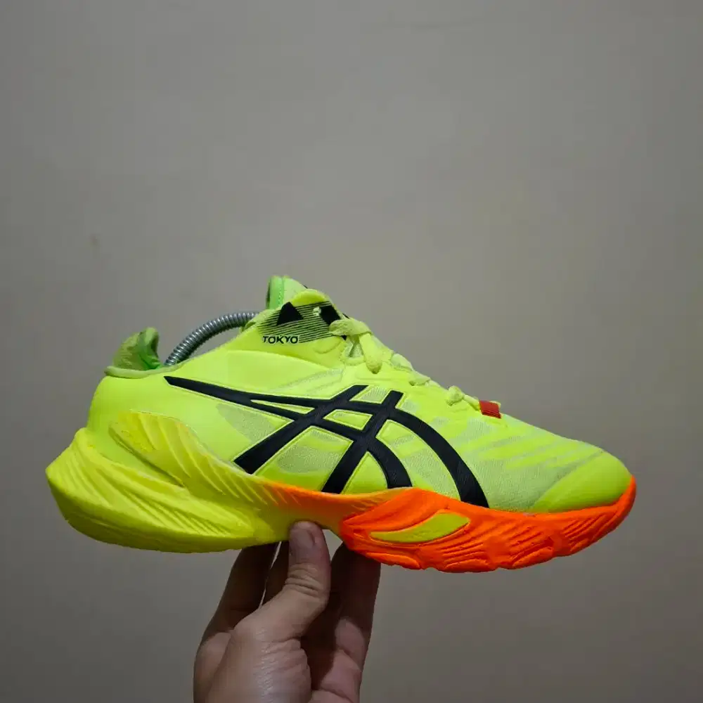 Sepatu lari  si asics