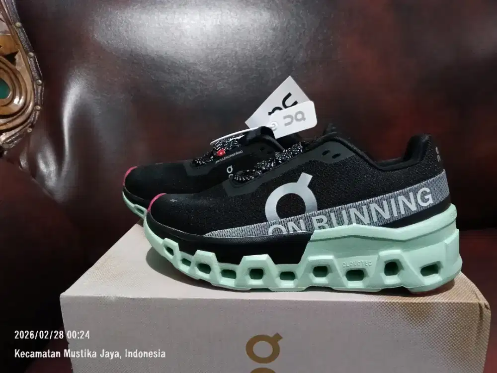 On cloud Monster Tosca black