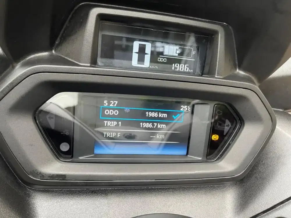 Xmax Connected 2025 km rendah mulus