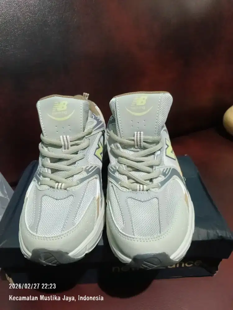 New Balance 530 silver