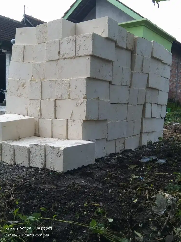 Batu kumbung pondasi