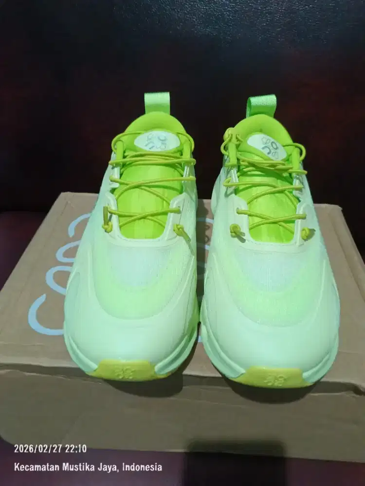 OC Solo Loewe lime green