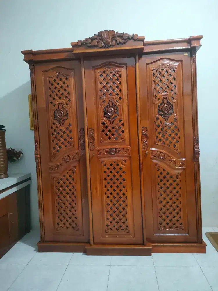LEMARI 3 PINTU FULL UKIR MEWAH