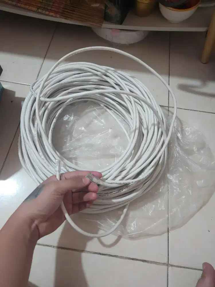 Kabel lan 30+ plus di jual karena gk di pakai muluss