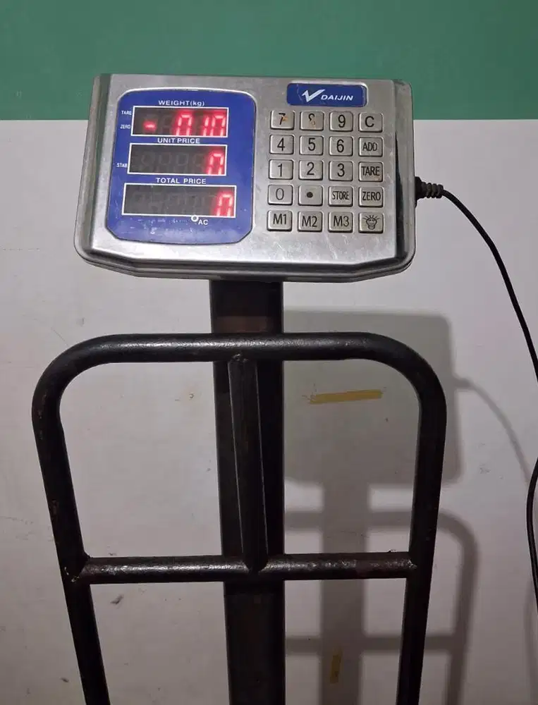 Preloved Timbangan duduk Digital Merk Daijin 150 kg