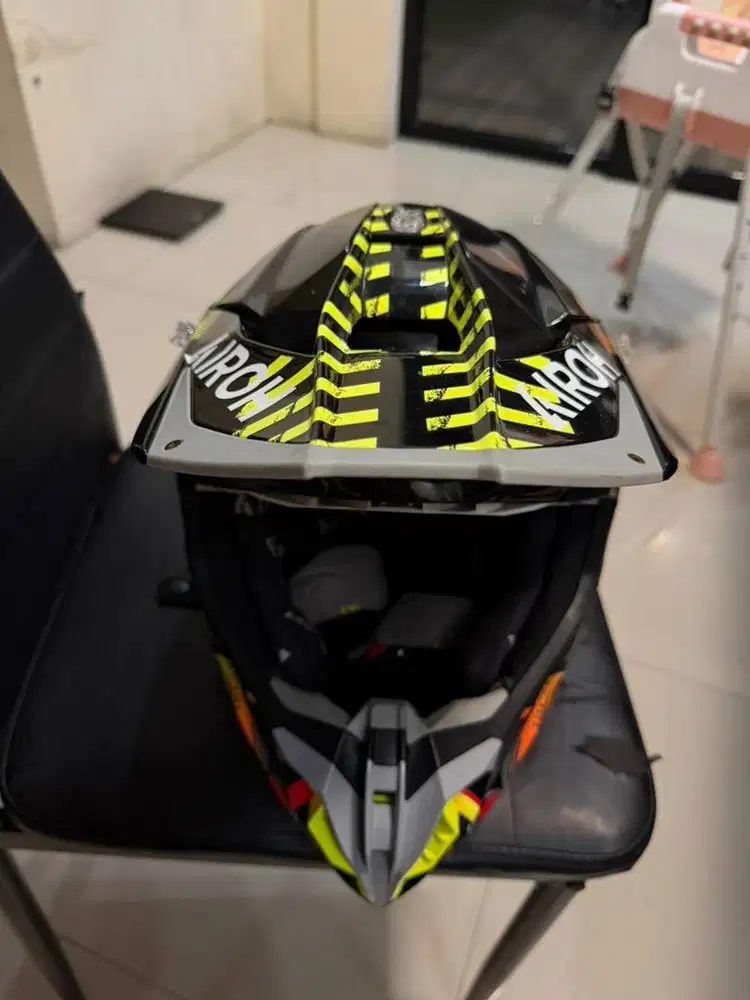 Helm airoh twist 3 toxic gloss ORIGINAL