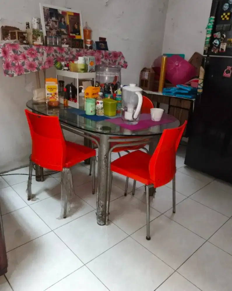 MEJA MAKAN KACA KAKI STAINLESS STEEL