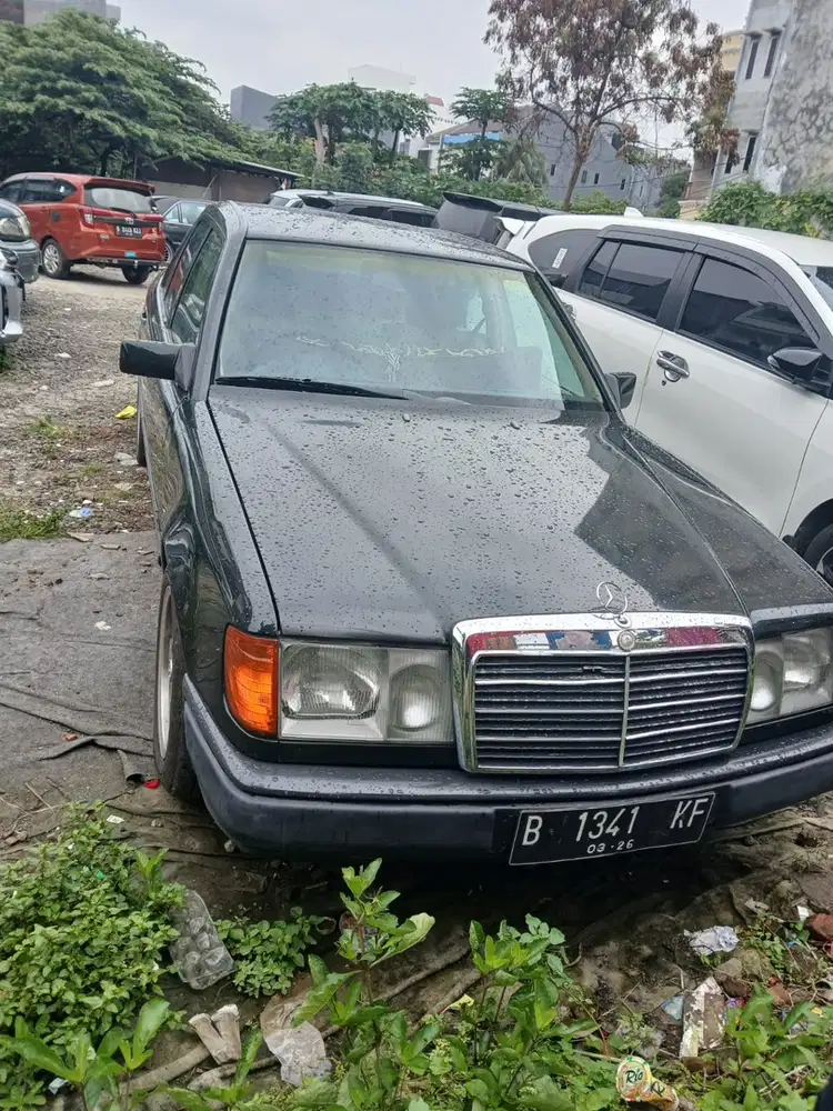 Mercedes-Benz E200 1988 Bensin