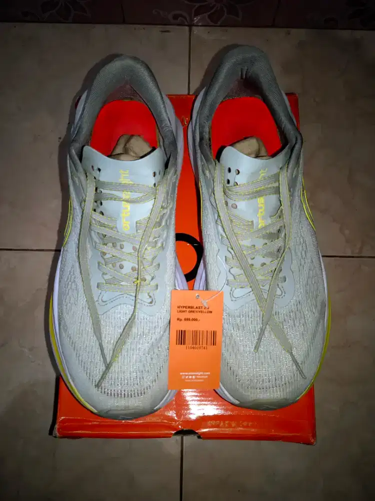 Sepatu Running Ortus HyperBlast (UK 41)
