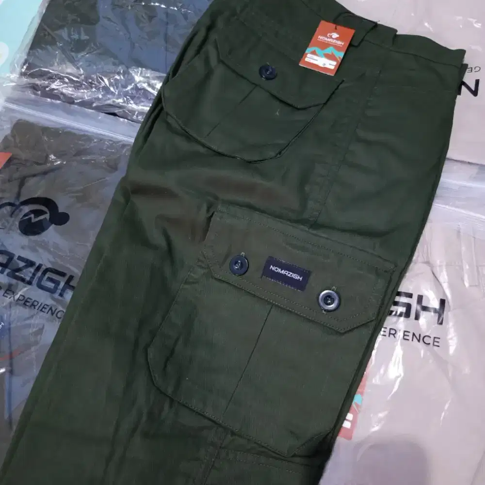 Celana kargo dan celana hiking