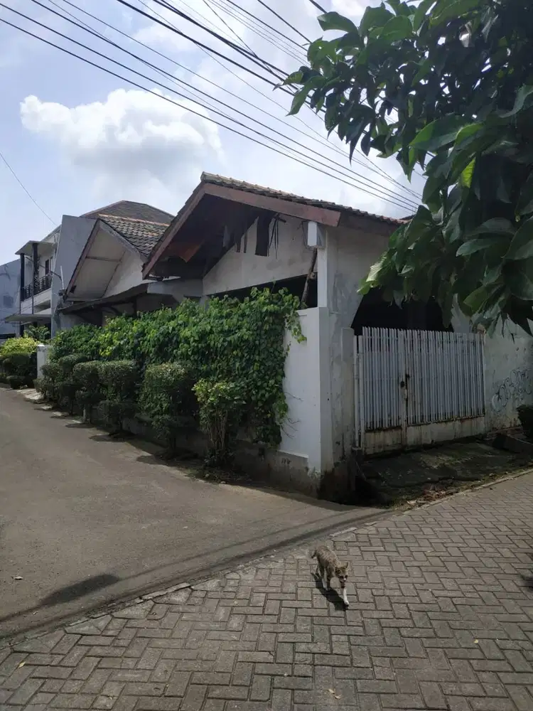 DISEWAKAN RUMAH DI KOMPLEK PENGAYOMAN KOTA TANGERANG
