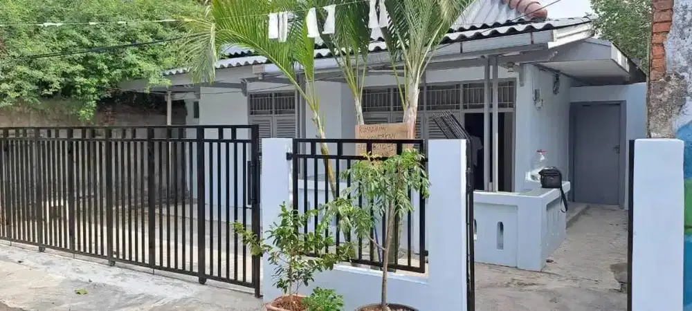 Disewakan Rumah Kayu Manis Strategis